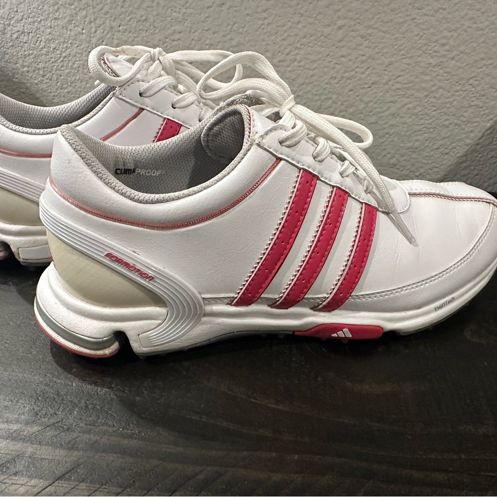 Ladies Adidas Size 7.5 Golf Shoes